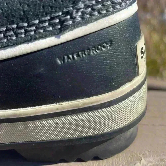 Sorel Women’s waterproof boots. Gently used. Size 6. - Picture 3 of 7